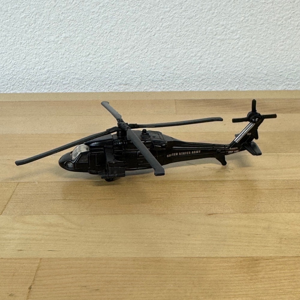 Maisto Skycrane UH-60A Black Hawk United States Army Die-cast Helicopter Black